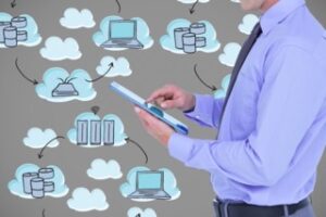 man with tablet clouds background icons 1134 553 dimensioni piccole